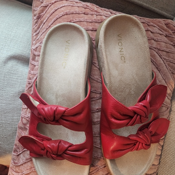 Vionic Women's Red Knotted Slide Sandals - Picture 2 of 8